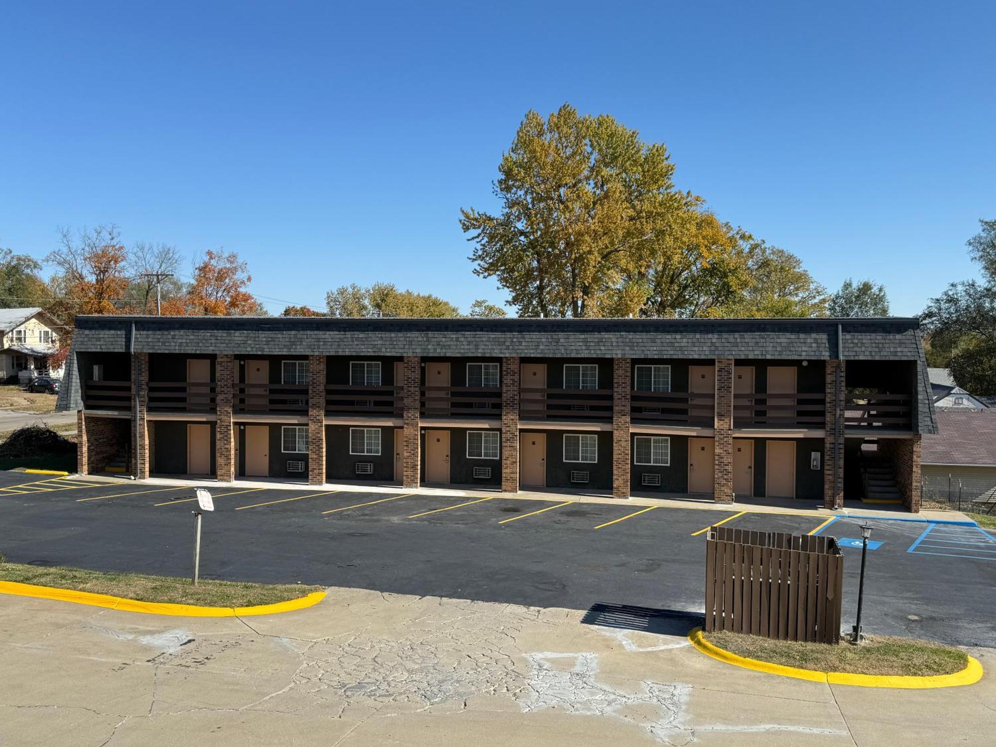 Westbridge Inn And Suites Centerville Εξωτερικό φωτογραφία