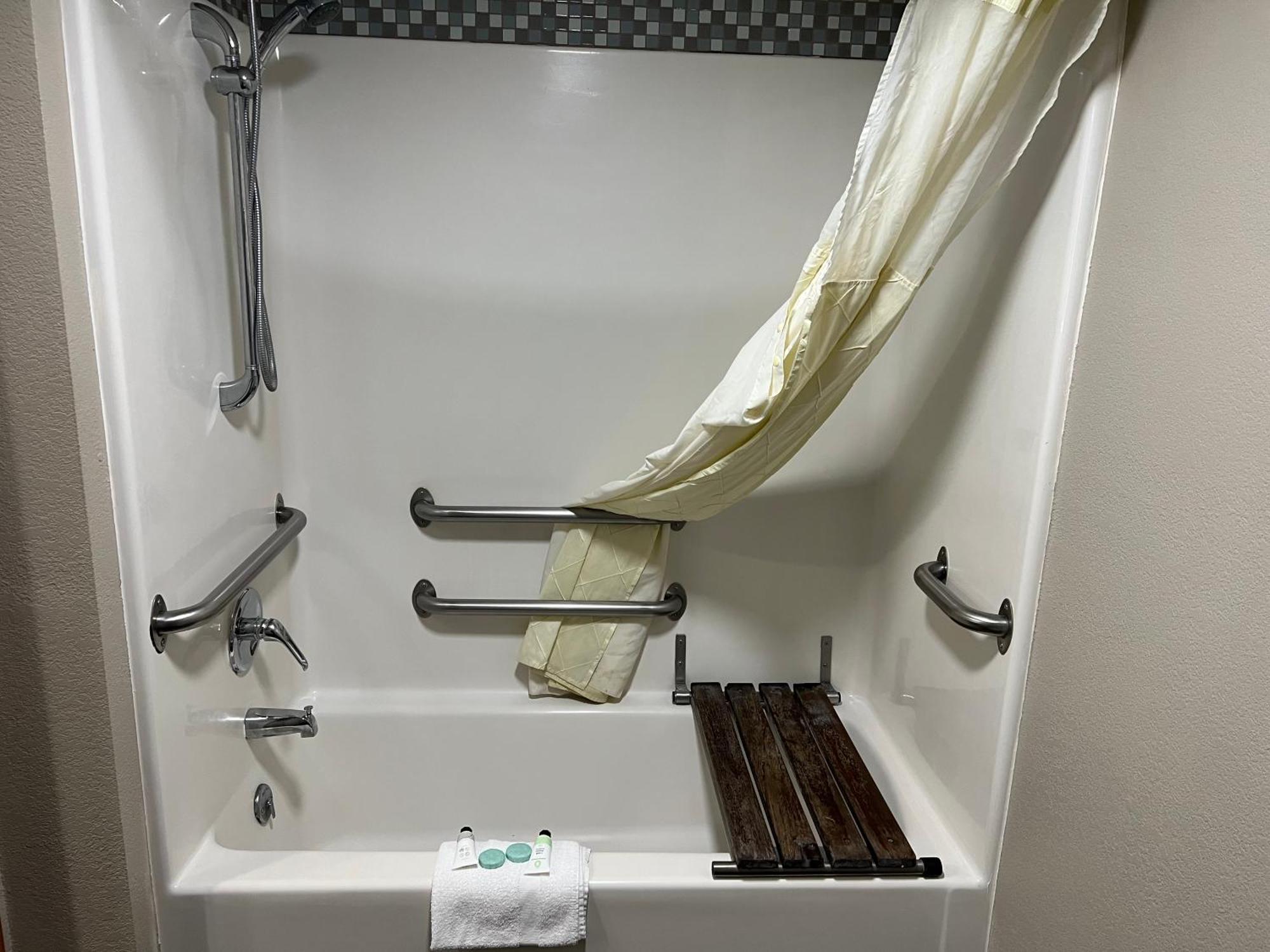 Westbridge Inn And Suites Centerville Εξωτερικό φωτογραφία